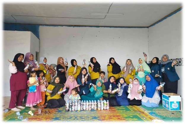 INOVASI “PELITA DUNIA” “Pemanfaatan Limbah Plastik rumah TAngga di posyanDU” POSYANDU ILP DESA GENTAN KEC. GANTIWARNO KAB. KLATEN